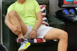 组图:逛超市也能遇到的肌肉体育生,相信这位小哥哥你一定认识!-大壹博客