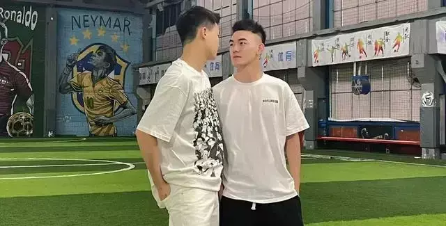 一个男孩这样跟你告白,就不要放开他的手 一个男孩这样跟你告白,就不要放开他的手
