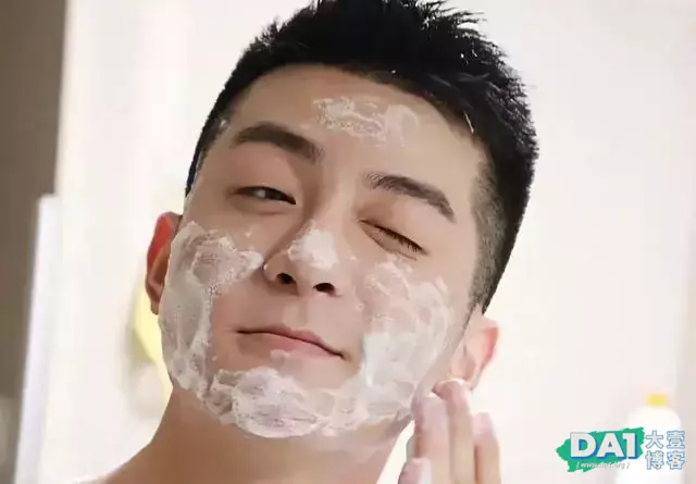 爱躺平的人,规规矩矩的,真的有点可爱 爱躺平的人,规规矩矩的,真的有点可爱