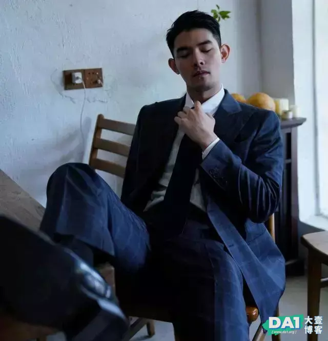 如果你看到照片中男生是这样的,那一定不是直男 如果你看到照片中男生是这样的,那一定不是直男