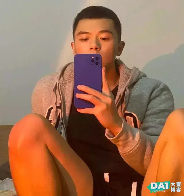 不同年纪男孩的聊天方式,你在哪个年龄段 不同年纪男孩的聊天方式,你在哪个年龄段