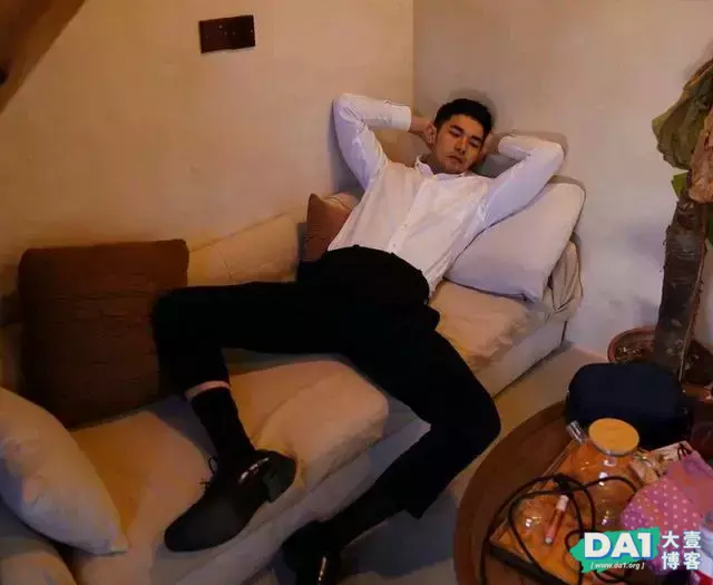 真实彩虹故事:得知即将见面的对象感染HIV,你还会见面么 真实彩虹故事:得知即将见面的对象感染HIV,你还会见面么