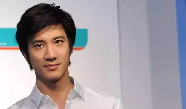 王力宏终于回复,反正我看两个都不是好人 王力宏终于回复,反正我看两个都不是好人