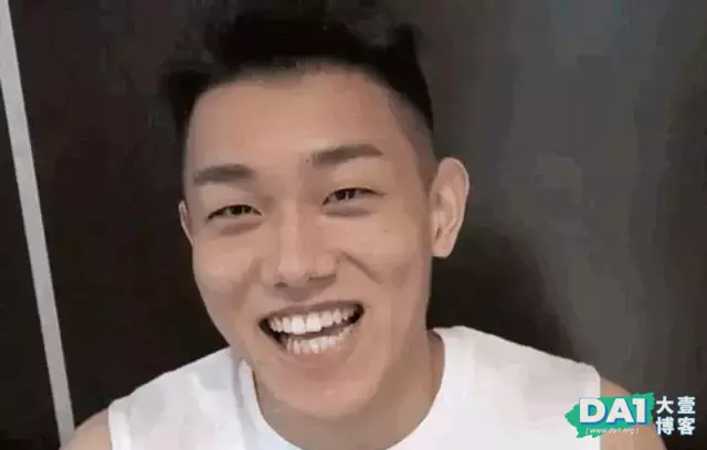 彩虹里的高颜值帅哥,后面两个你认识么 彩虹里的高颜值帅哥,后面两个你认识么