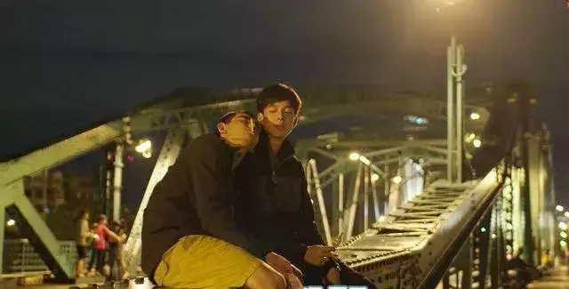 为了体面,即使是爱恨情仇都要戴个面具 为了体面,即使是爱恨情仇都要戴个面具